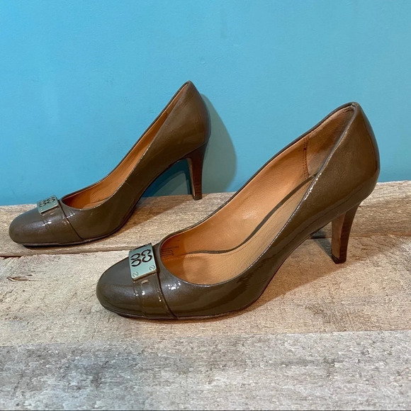 Coach  Whitney patent‎ leather heels in size 7.5 - Picture 3 of 13